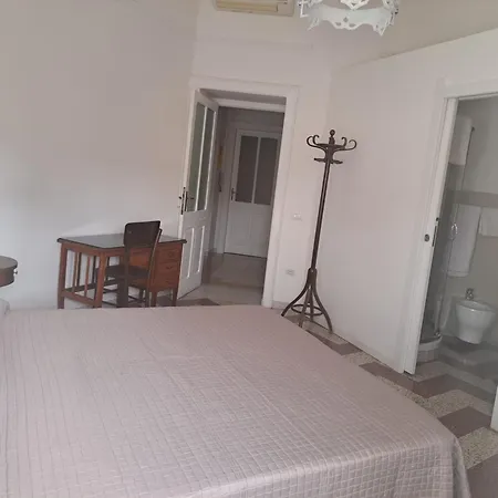 Couette-café Dante Alighieri 3*